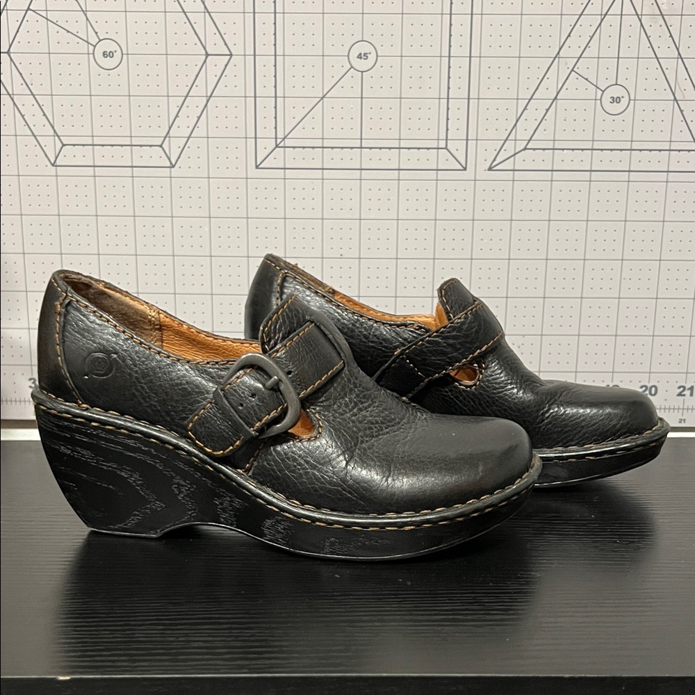 Born Buckle Clogs Black Leather Stitched Size 7 / 38 Wedge Block Heel Wood Style